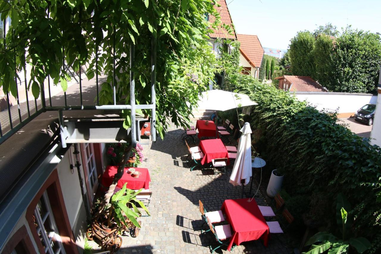 Alter Winzerhof Weisenheim Am Berg E.K. Hotel Exterior photo